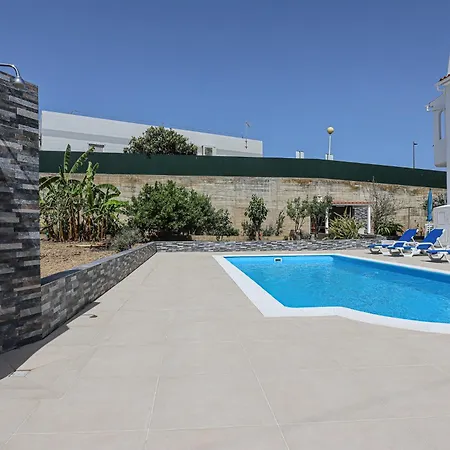 Daire Quinta Dos Martins - Swimming Pool - By Bedzy